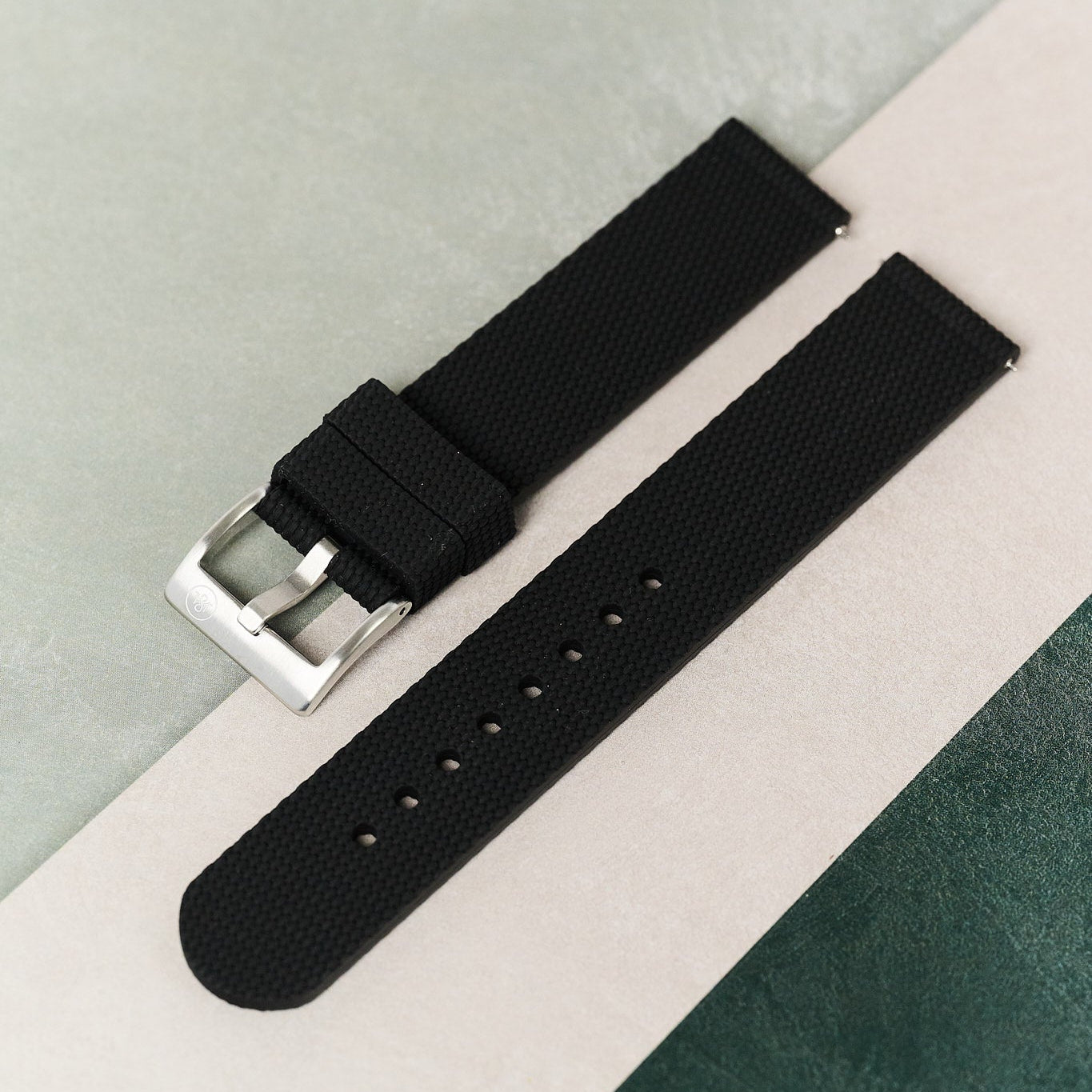 The Expedition Rubber Strap - Black - The Strap Tailor