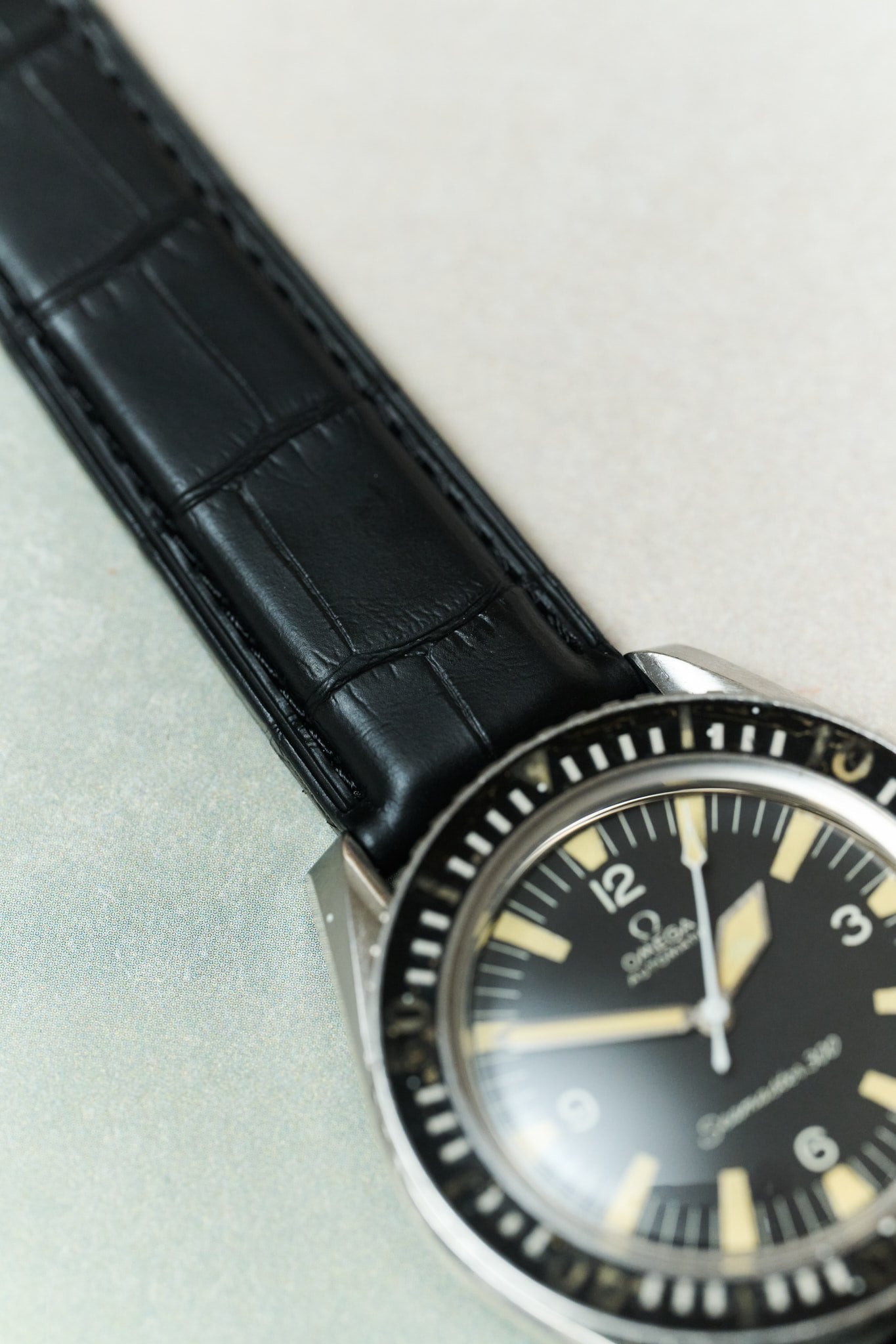 The Riviera – Croc-Embossed FKM Rubber Strap - Black - The Strap Tailor