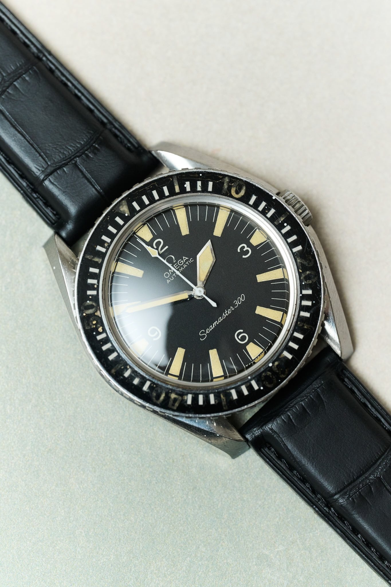 The Riviera – Croc-Embossed FKM Rubber Strap - Black - The Strap Tailor