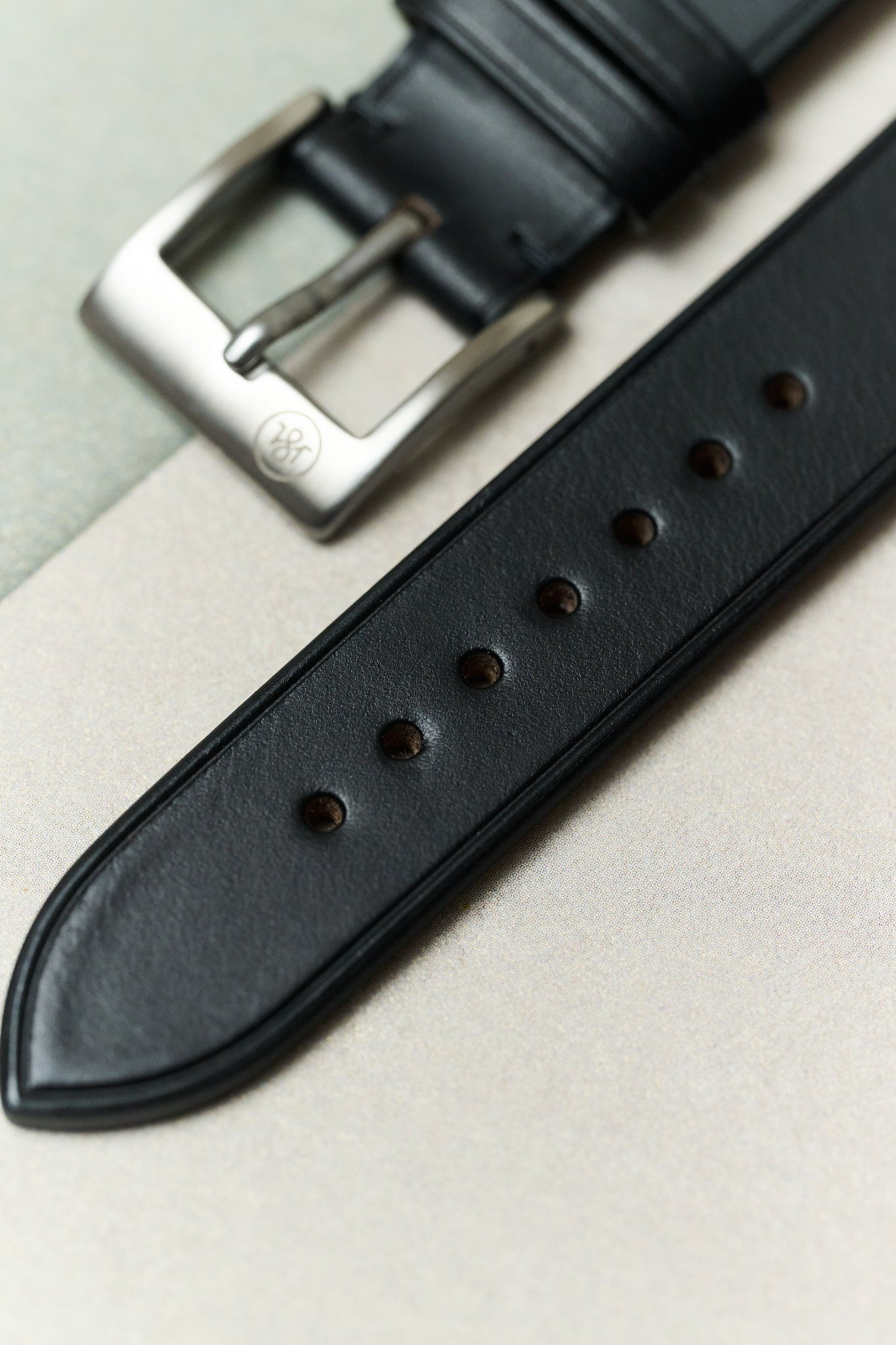 Horween Chromexcel Strap Minimal Stitch - Black - RTW - The Strap Tailor