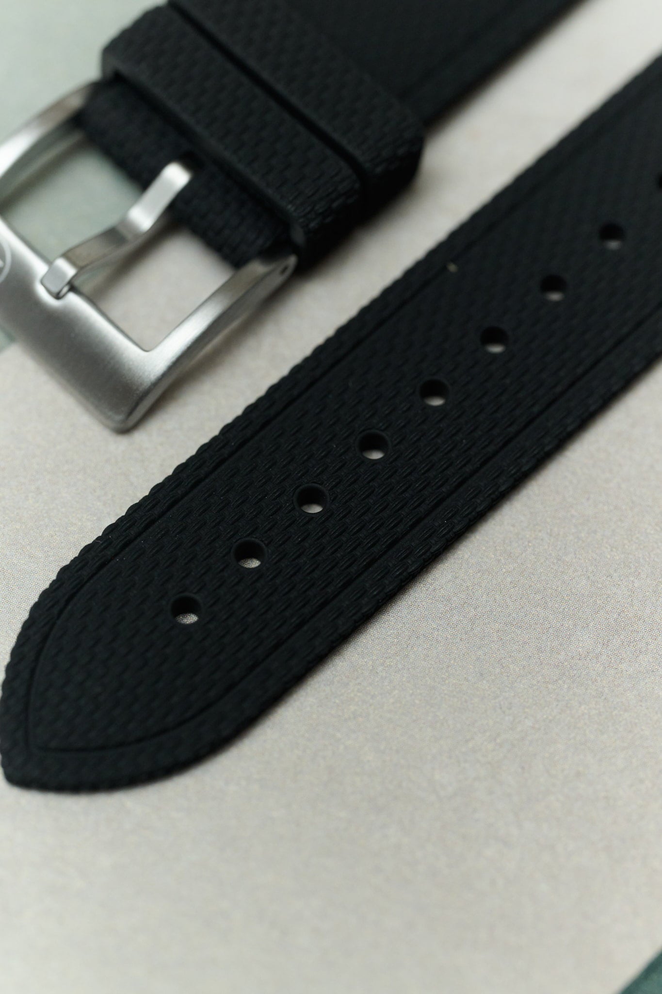 AquaFlex Rubber Classic Strap - Black - The Strap Tailor