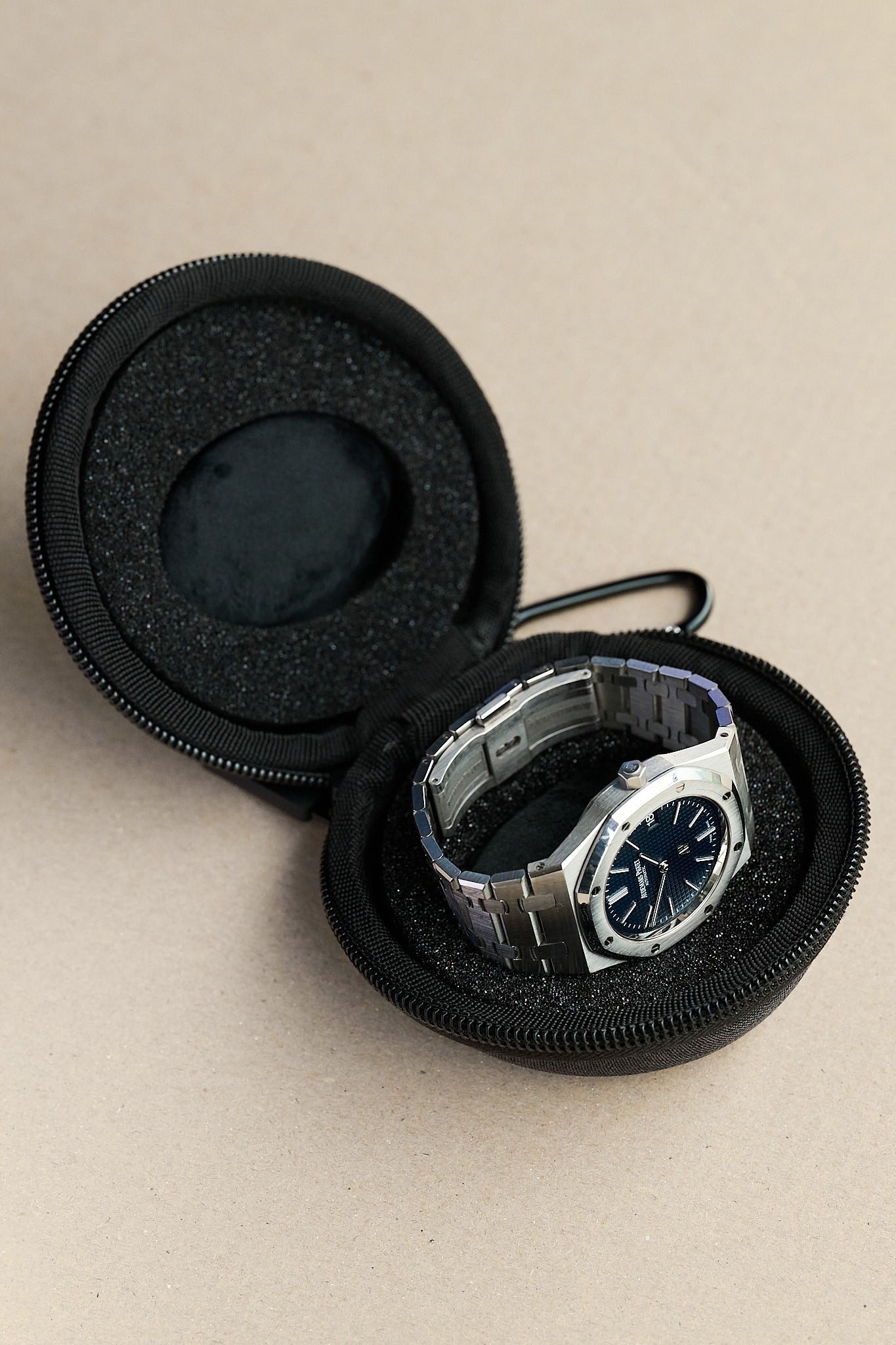 Bagel Watch Storage Case - Black - The Strap Tailor