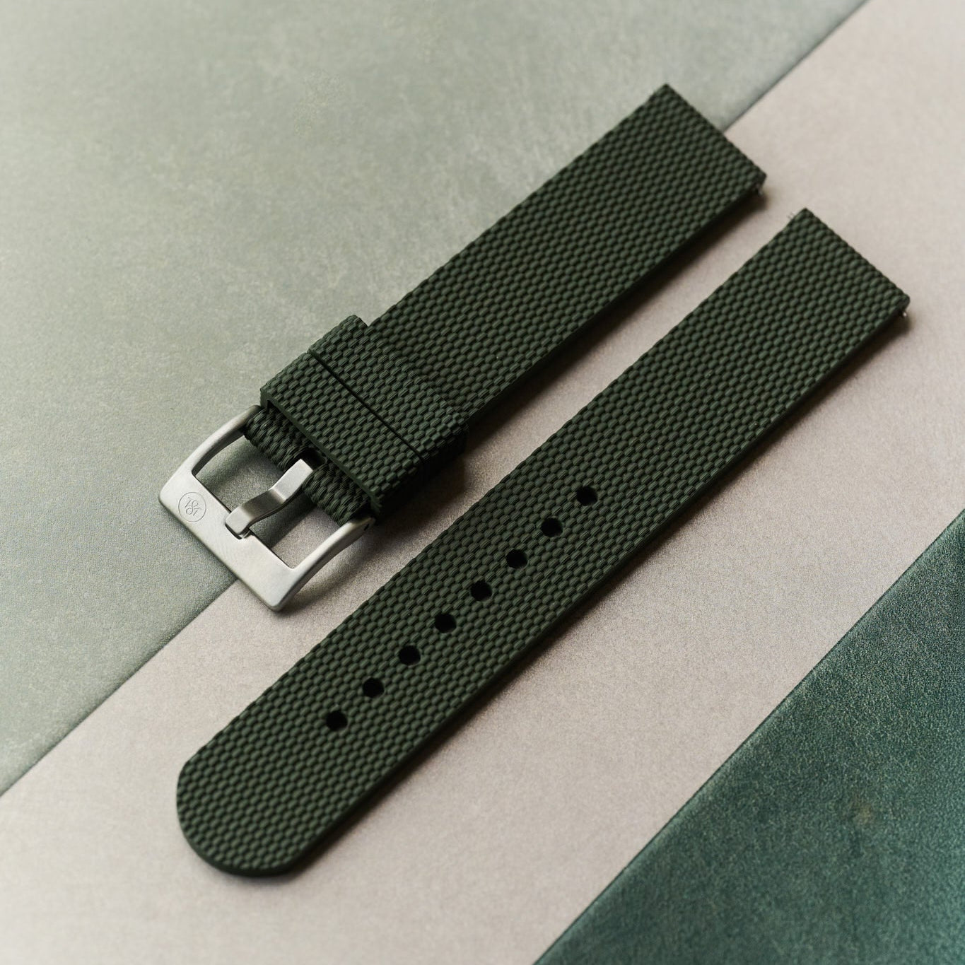 The Expedition Rubber Strap - Green - The Strap Tailor