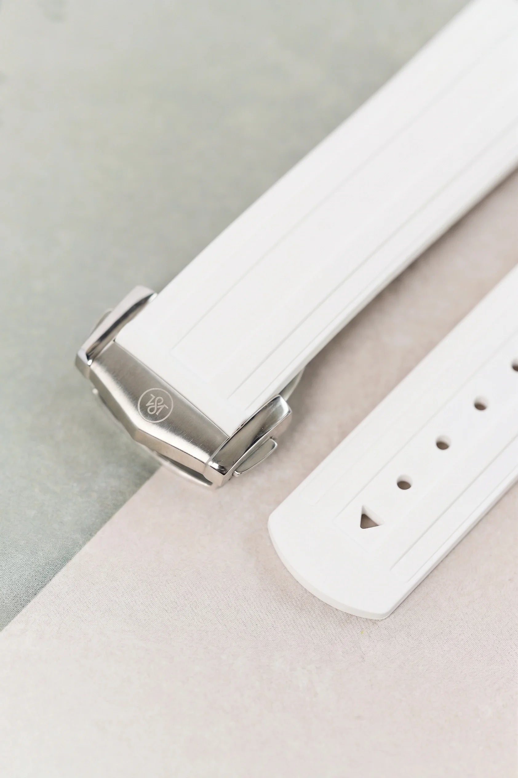 Omega Seamaster 300 Deployant Rubber Strap - White - The Strap Tailor